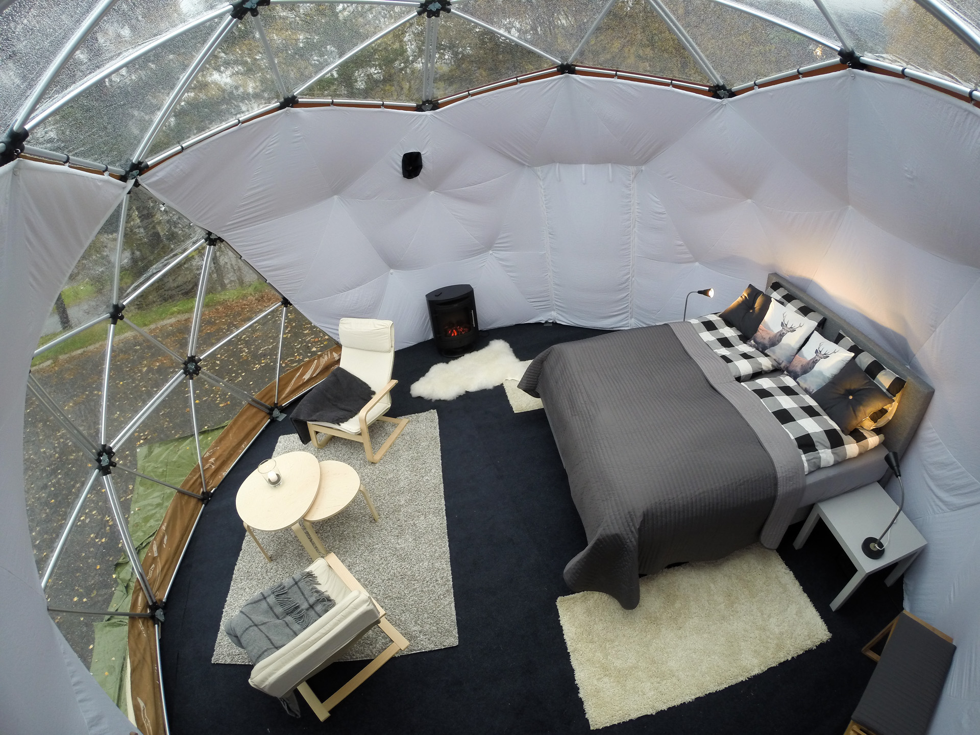 Arctic Dome interieur glamping